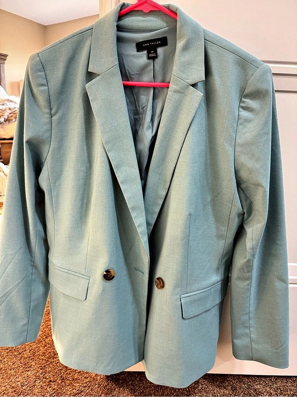 Ann Taylor Women's Blazer in Green Size 12P Like New